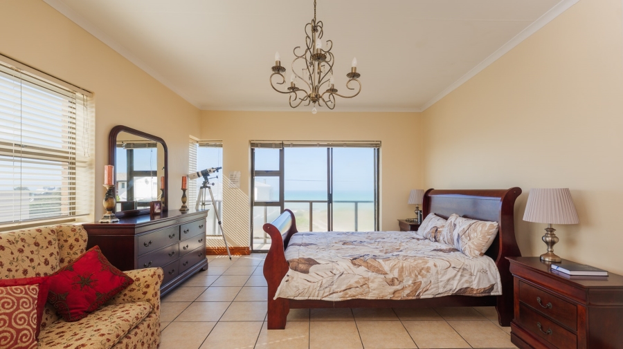5 Bedroom Property for Sale in Oceanview Heights Western Cape